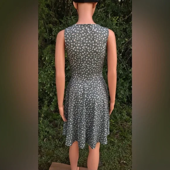 NWOT GUBERRY Floral Sleeveless Dress - Picture 15 of 15